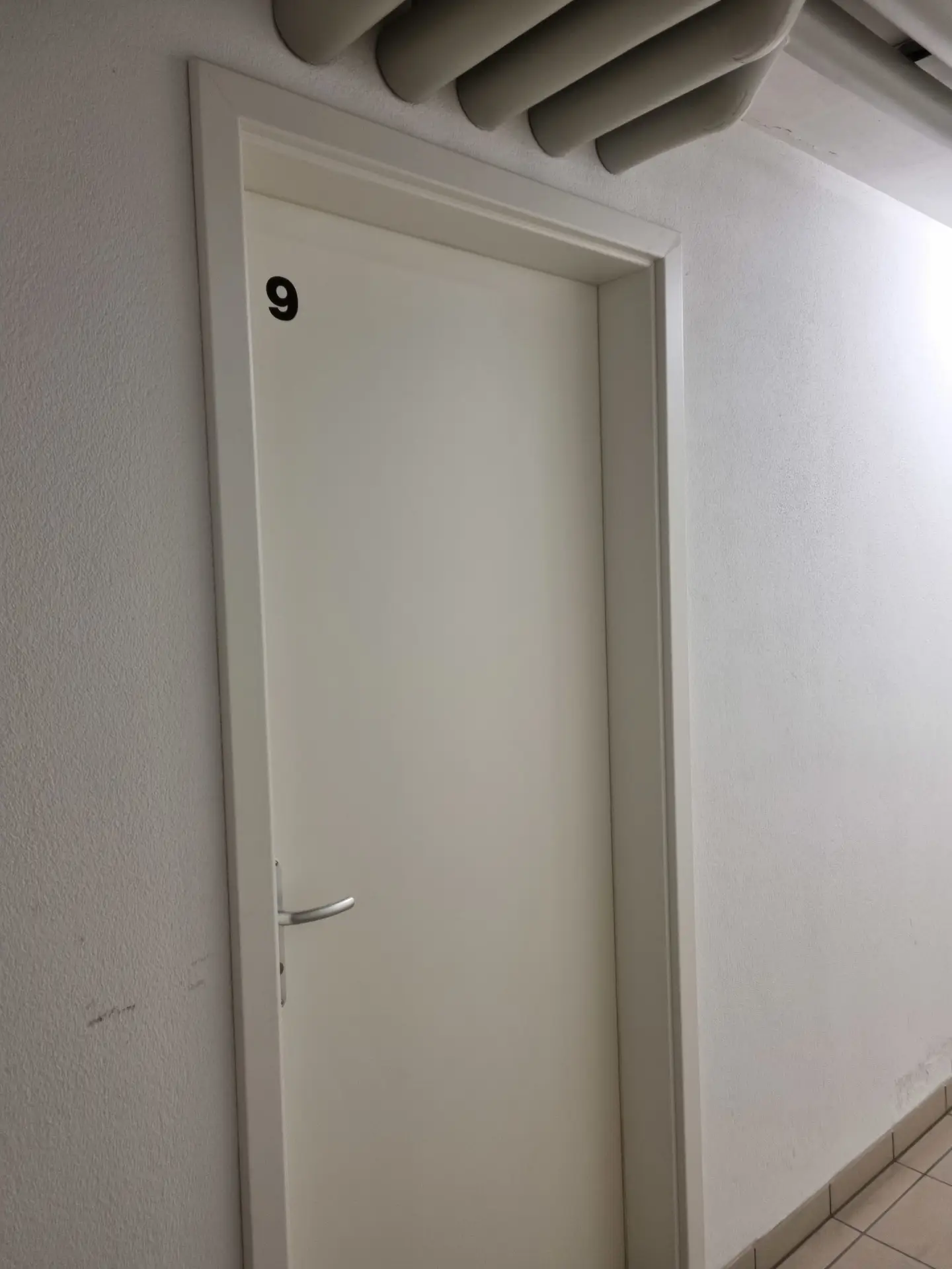 minusio_17 – Entrata dal corridoio alla cantina